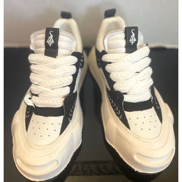 New SIA Collective Supersk8 Low White/Black Men’s Size US 9/UK 8/EU 42